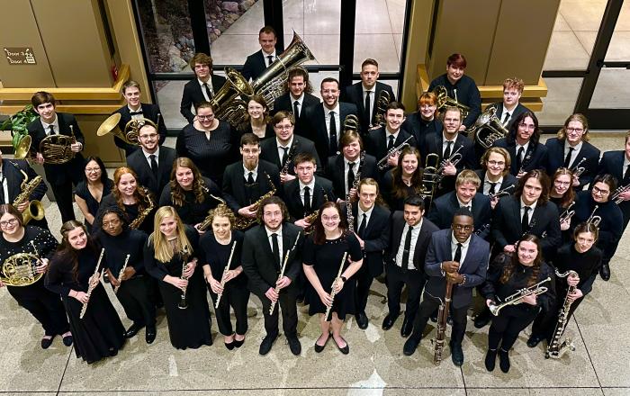 Banner "Purdue Wind Ensemble in concerto"